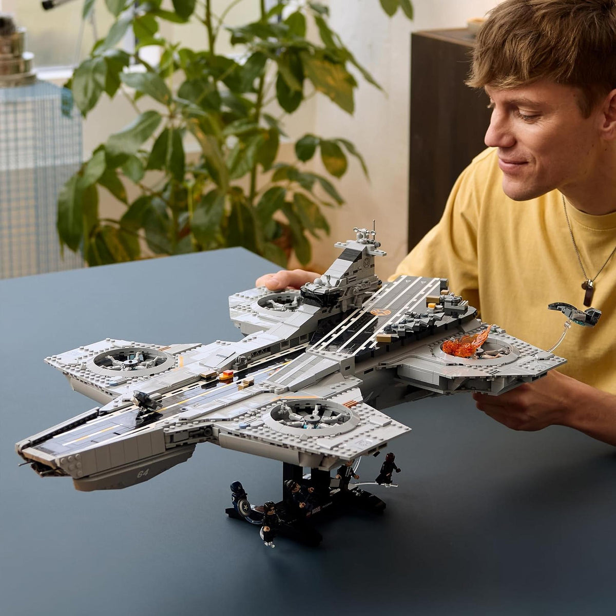LEGO 76354 Marvel S.H.I.E.L.D. Helicarrier