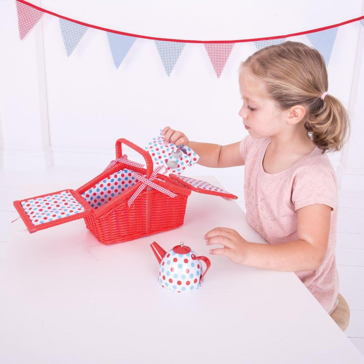 Bigjigs Spotted Tea Set in Wicker Basket
