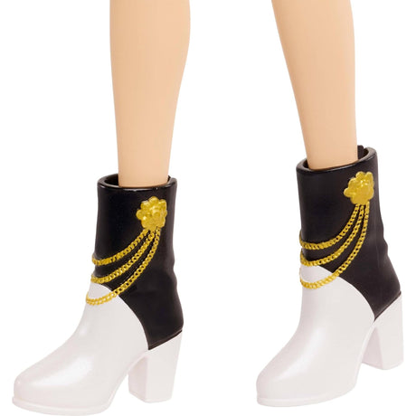 KPop Demon Hunters "Golden" Singing Doll Huntr/X Mira