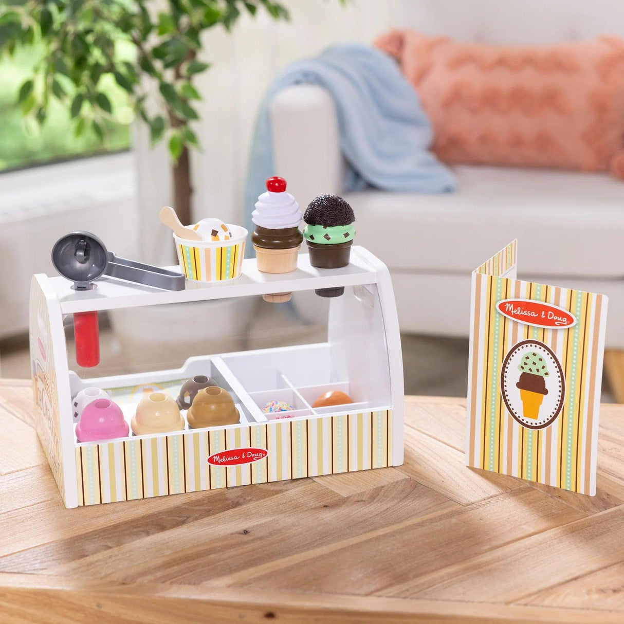 Melissa & Doug Scoop and Serve Ice-Cream Counter