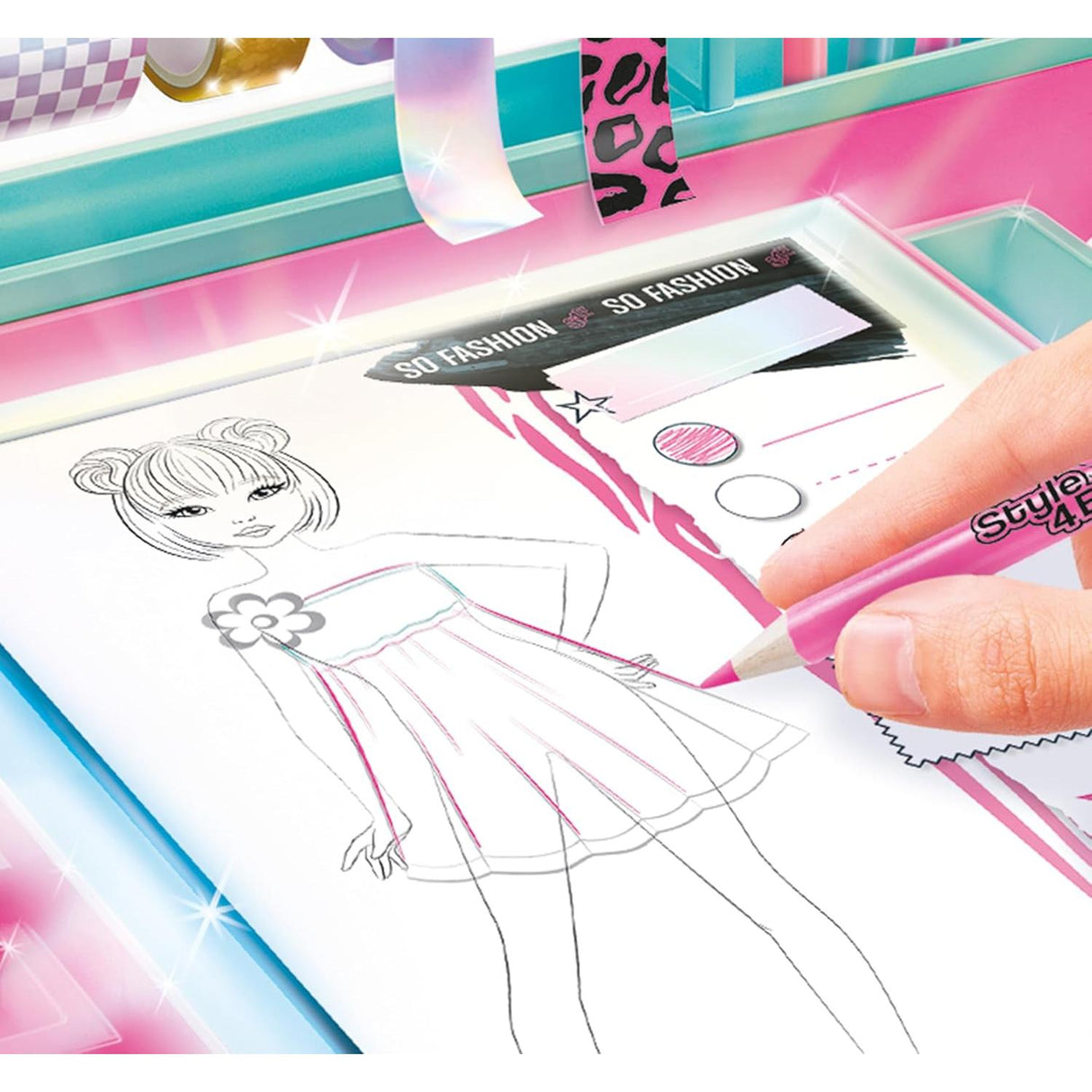 Style 4 Ever Fashion Designer Light-Up Studio