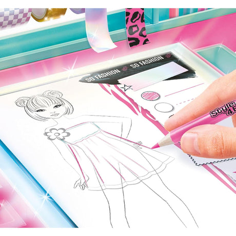 Style 4 Ever Fashion Designer Light-Up Studio