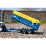 Britains Kane Tri-Axle Halfpipe Silage Trailer 1:32 Scale