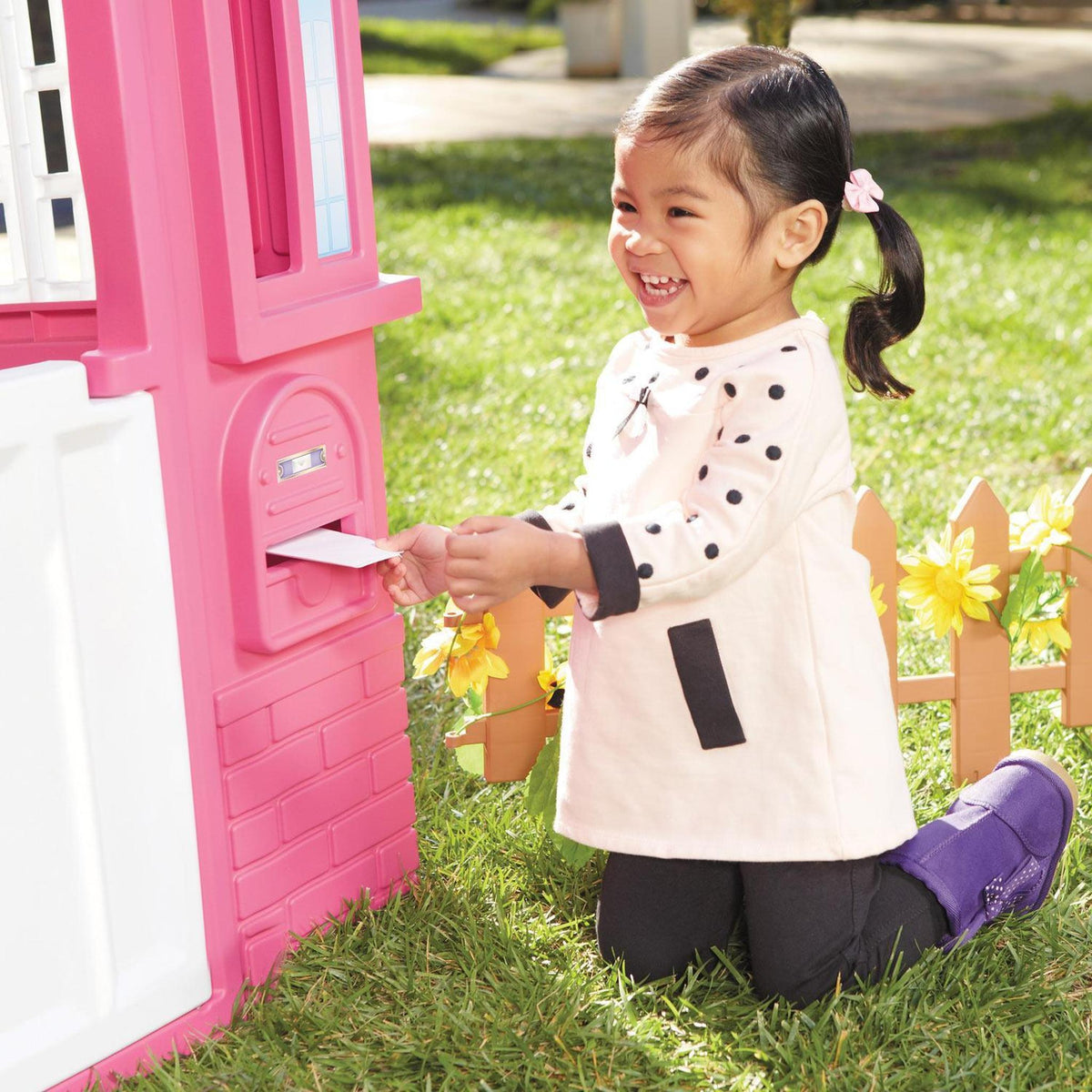 Little Tikes Cape Cottage Playhouse - Pink