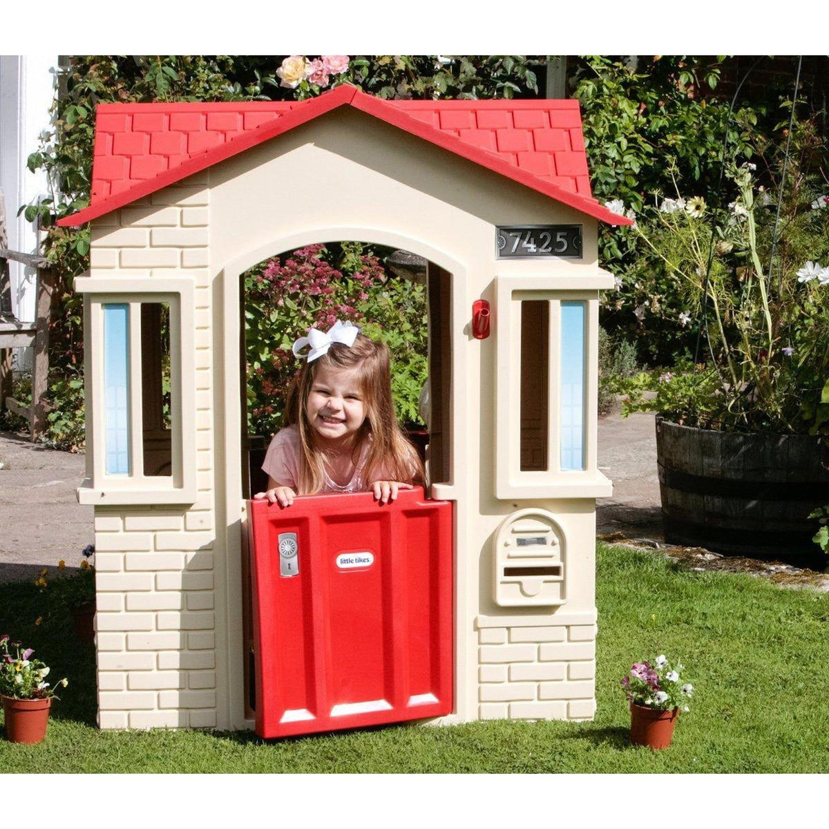 Little Tikes Cape Cottage Playhouse -Tan & Red